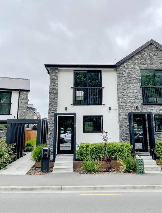 Hagley Park Townhouse Apartment Крайстчърч Екстериор снимка