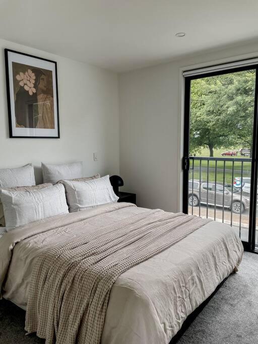 Hagley Park Townhouse Apartment Крайстчърч Екстериор снимка